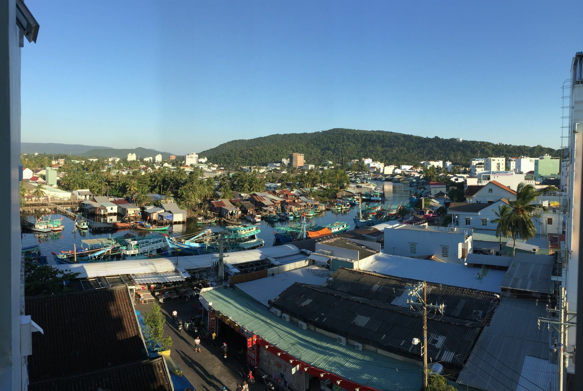Ngan Giang Guesthouse ฟู้โกว๊ก ภายนอก รูปภาพ